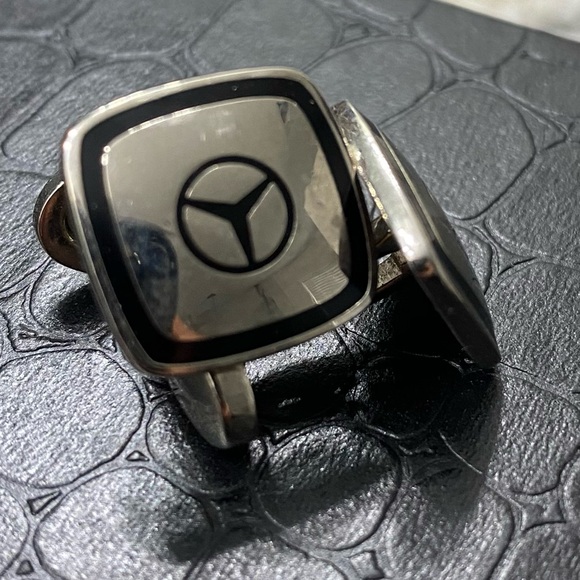 Mercedes-Benz Cufflinks - Picture 4 of 4